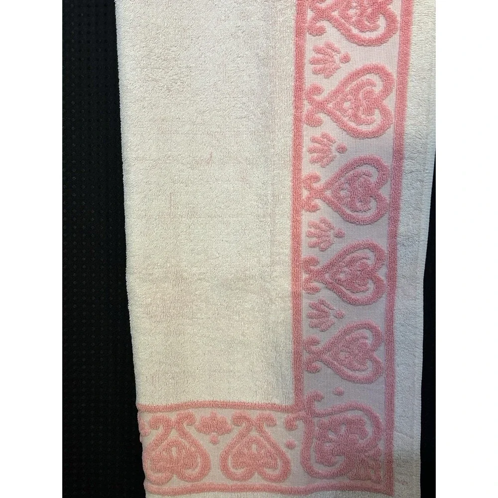 Vtg 70s Sears 2 Sculpted Pink Hearts Bath Towel 25x47